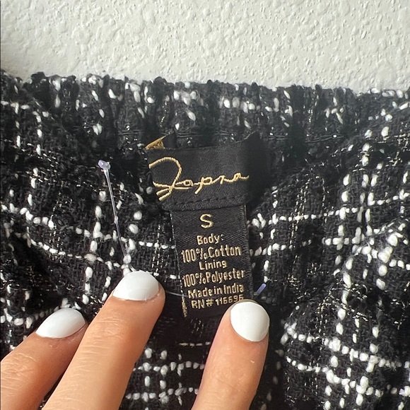 Japna Elegant Black and White Checkered Women's Tank Top - Picture 2 of 4